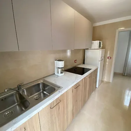 Modern In A Area In Apartament
